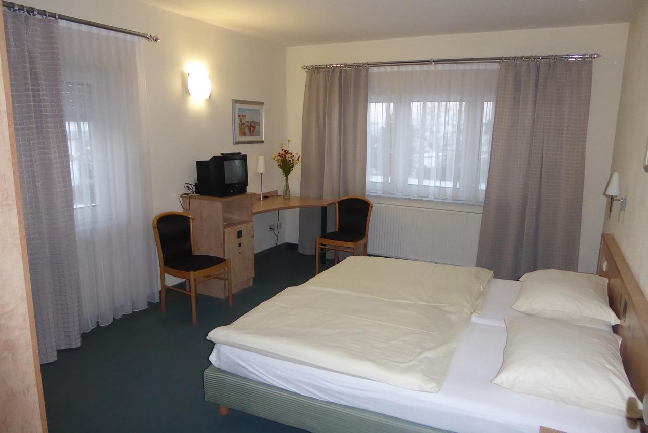 Hotel Ring Park Buchen  Dış mekan fotoğraf